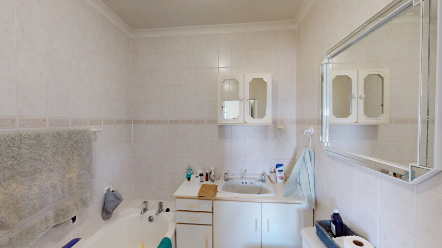 3 Bedroom Property for Sale in Palmiet Western Cape